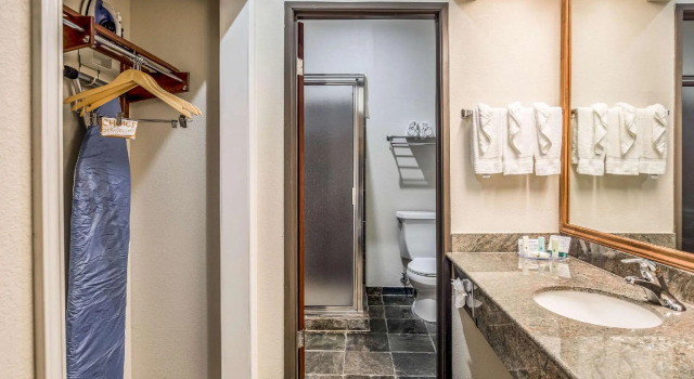 Люкс c 1 комнатой Quality Inn & Suites Seabrook- NASA- Kemah