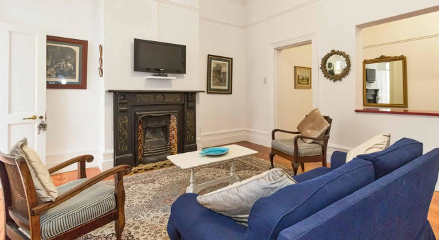 Fernandos self catering cottages, Забронировать Отель Отели Порт-Элизабет с парковкой, рядом с Prince Alfred's Guard Memorial, Парковка