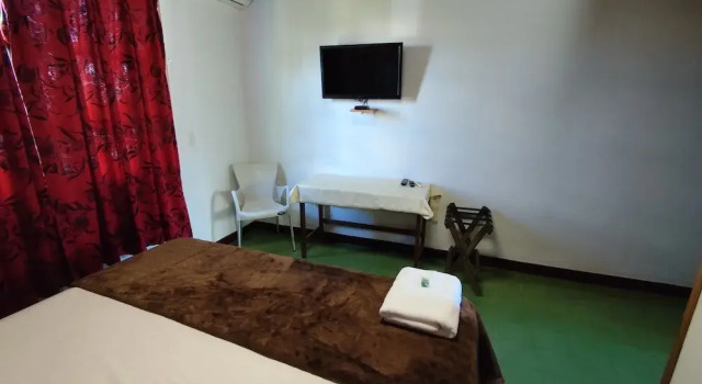 CEDE Inn Hotel, Book Hotel Hotels in Itapua with Parking, Parking