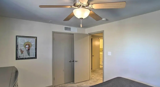3 Mi to Old Town Scottsdale: Upscale Home w/ Pool!, Забронировать Дом для отпуска Отели Скотсдейл с парковкой, Парковка