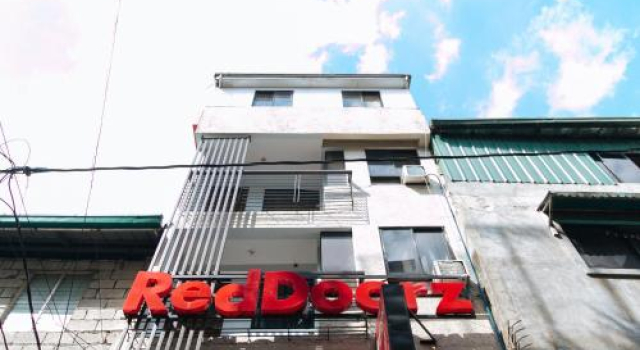 OYO 128 d'Builders Rooms Phase 2, Забронировать Отель Тагиг 