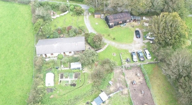 Inviting 2-bed Cottage in Newcastle Emlyn, Book Feriehus Hoteller i Cenarth med pool, Swimmingpool
