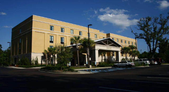 Hampton Inn Charleston-Daniel Island, Забронировать Отель Charleston Area Чарльстон