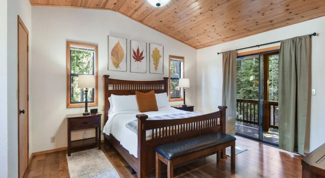 Knotty Pines Retreat, Забронировать Отель Отели Траков 4 звезды, рядом с Гольф-клуб Tahoe Donner, 4*