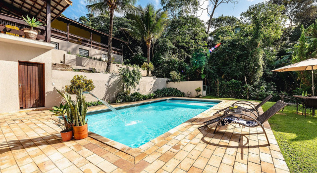 Refúgio e diversão para FAMÍLIAS a 60 min de SP - Piscina, Churrasqueira, wifi 300Mbps - PETFRIENDLY