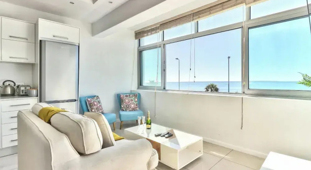 Апартаменты Mouille Point 1bed Apartment w View Seatide Studio