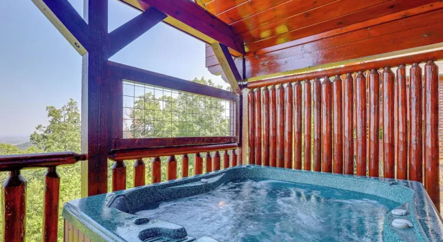 Sensational Sunset! Sevierville Home w/ Hot Tub