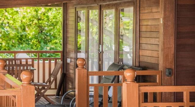 Lou Lou Bungalows