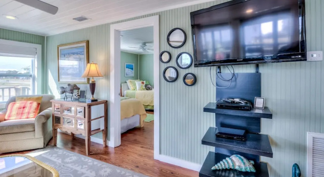 West Beach Cottage by RedAwning, Varaa Lomakoti Huvilat kohteessa Alabama, Villa