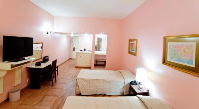 Трёхместный номер Deluxe Dayrell Hotel e Centro de Convenções