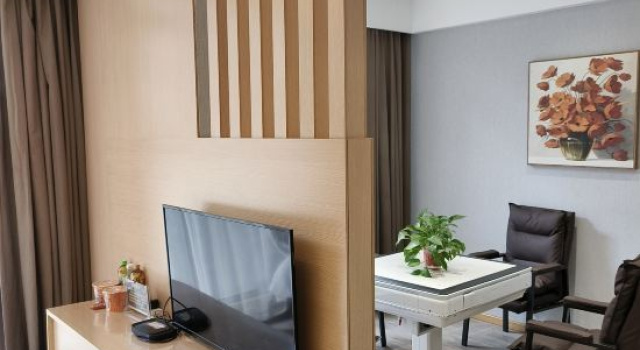 Gongyi Jin and Yue Hotel