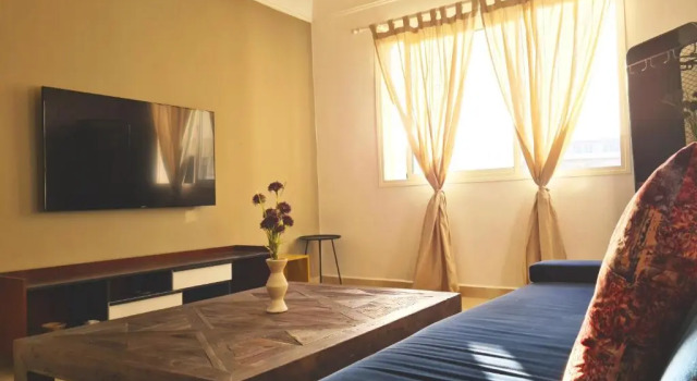 Superbe Appartement à 2 Min de la gare de Tanger et à 5 min de la plage Malabata, Rezerwuj Apartament Hotele w Tanger-Tetouan z parkingiem, Parking