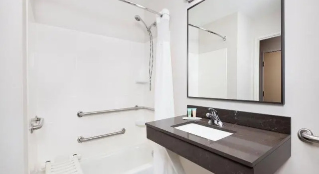 Четырёхместный номер Standard Fairfield Inn and Suites Wilson