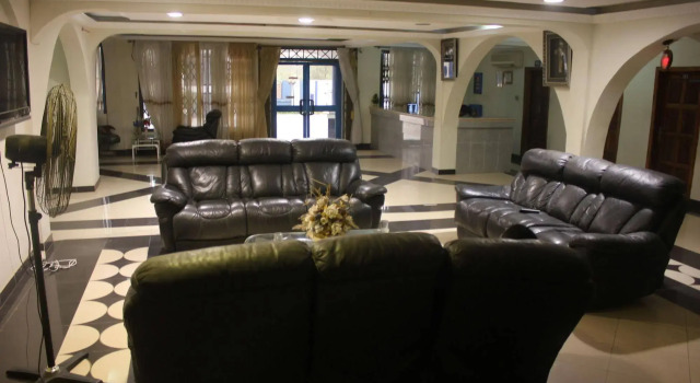 His Royal Vico Hotel, Reserva ahora Hotel Hoteles en Gran Acra con aparcamiento, Aparcamiento