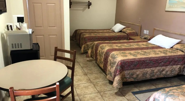 Трёхместный номер Deluxe Topper Motel