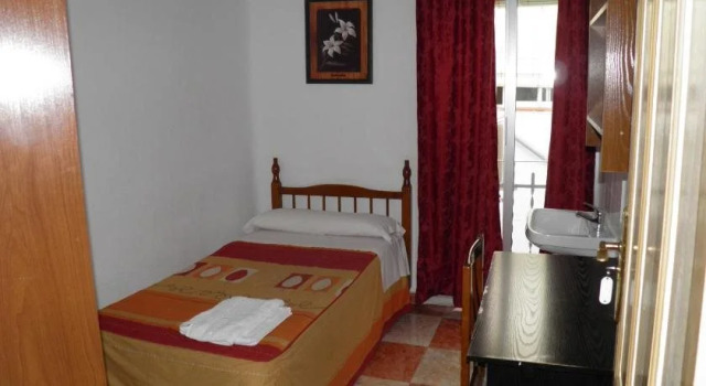 Hostal Arroyo, Забронировать Отель «постель и завтрак» Гранада Granada Province, рядом с Музей народных традиций и искусств Los Tiros de Granada