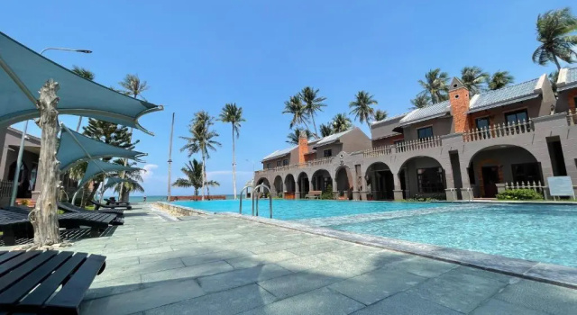 Трёхместный номер Standard с видом на бассейн Le VIVA Resort Mui Ne