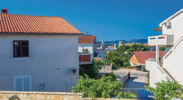 Nice Home in Krk With Wifi and 1 Bedrooms, Забронировать Дом для отпуска Виллы Крка, рядом с Krk Harbour, Вилла