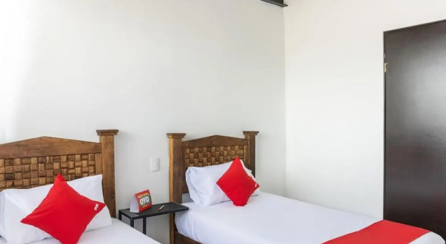 Oyo Hotel Bed Box, Buchen Sie Hotel Toluca de Lerdo Bundesstaat Mexiko
