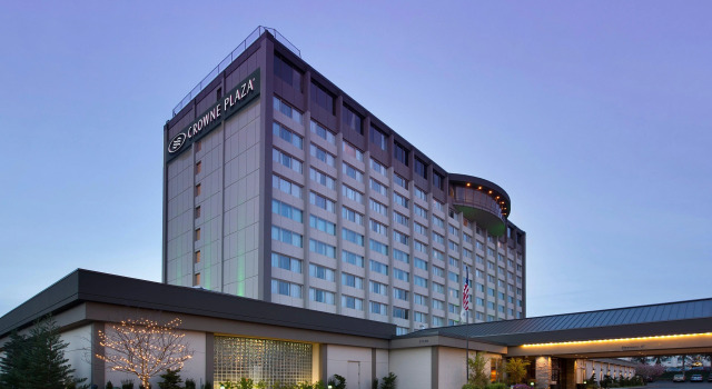 Отель Skybridge Seattle Airport