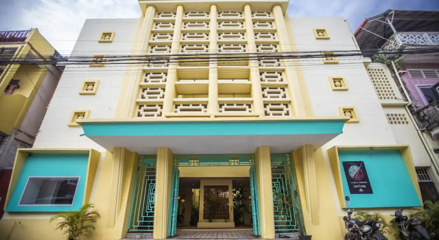 Hotel Old Cinema, Book Hotel Kampot 