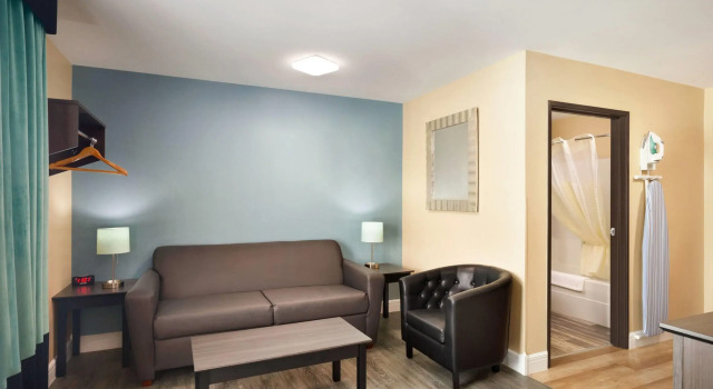 Hawthorn Extended Stay by Wyndham Saint Robert, Book Hotel Saint Robert Ozark