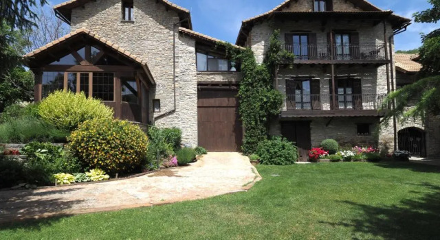 Los Tres Albares, Book Hotel Hotels in Aragon with Parking, Parking
