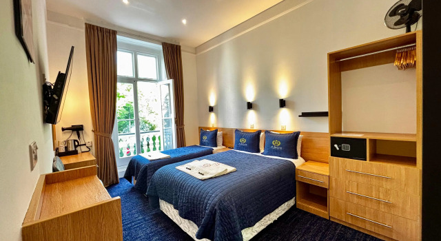 Трёхместный номер Standard с балконом Jubilee Hotel Victoria