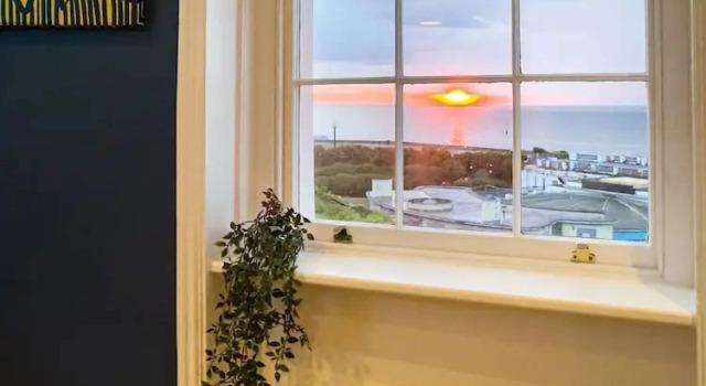 Коттедж Stunning Sea View Georgian Retreat by Adliv