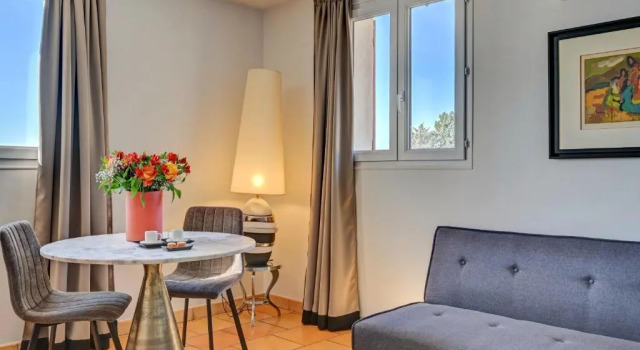 Люкс с видом на бассейн The View Aix-en-Provence