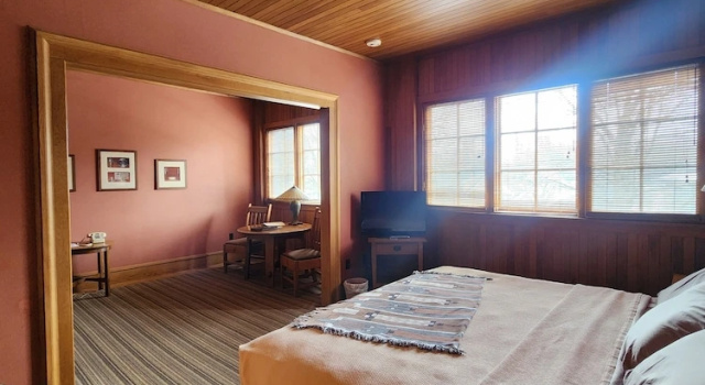 Двухместный люкс Roycroft Inn