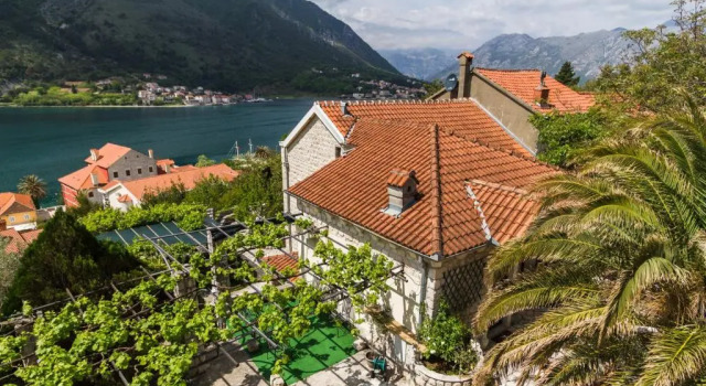 Hill Apartments, Book Lejlighed Hoteller i Kotor Riviera med parkering, Parkering