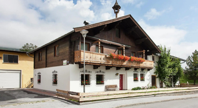 Sunlit Apartment near Ski Area in Mittersill, Rezerwuj Apartament Hotele w Salzburg z parkingiem, Parking