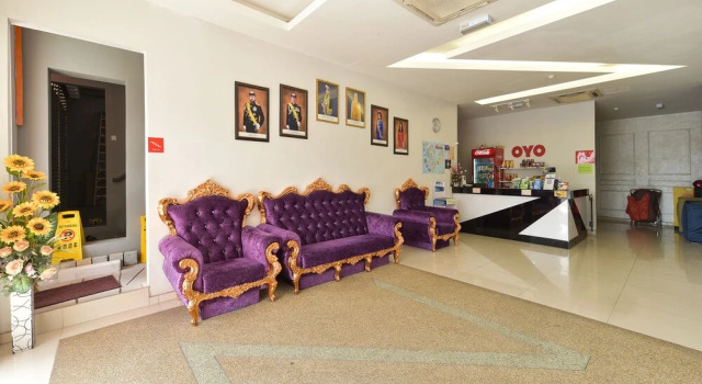 SPOT ON 90705 Spot On Zenz Hotel, Varaa Hotelli Hotellit Johor pysäköinnillä, Pysäköinti