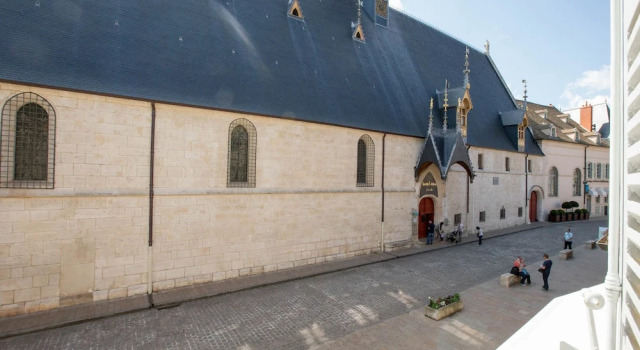 Le Pavean, Rezervovat Hotel Beaune 