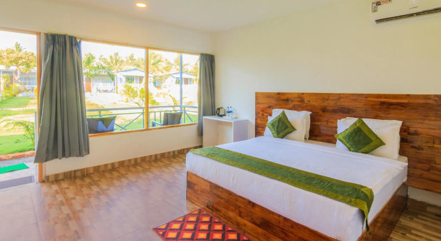 Treebo Lands End Beach Resort Morjim