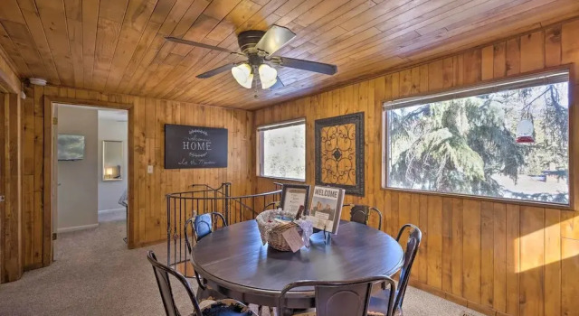 Коттедж с 2 комнатами с балконом Cozy CO Rocky Mountain Retreat Near Pikes Peak!