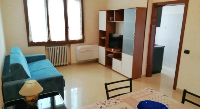 Viale Barozzi 118, Забронировать Отель Отели Модены с парковкой, рядом с Большая площадь, Парковка