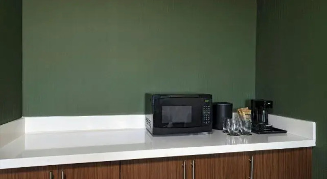 Двухместный люкс c 1 комнатой Courtyard by Marriott Austin Dripping Springs