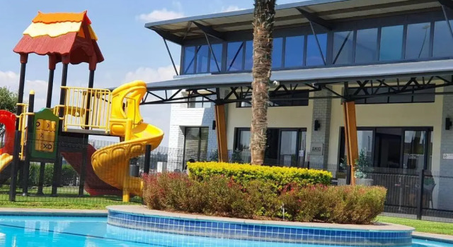 3 Bed Apartment - The Cambridge, Brynston, Sandton, Забронировать Апартаменты/квартира Апартаменты Йоханнесбург, рядом с Chilli Lane Shopping Centre, Апартаменты/квартира