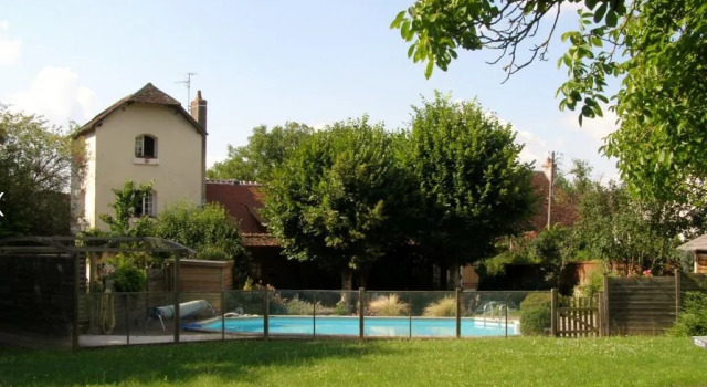 La Pouillyzotte, Book Bed and Breakfast Hoteller i Burgund med parkering, Parkering