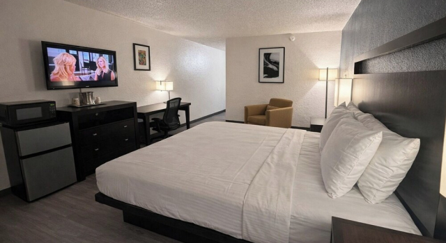 Номер Deluxe Express Inn & Suites Greensville TX