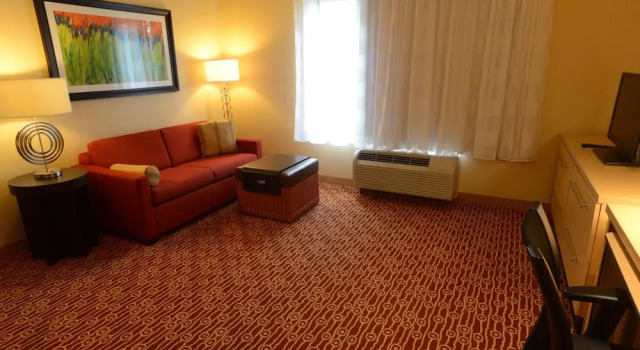 Люкс c 1 комнатой TownePlace Suites by Marriott Bowling Green