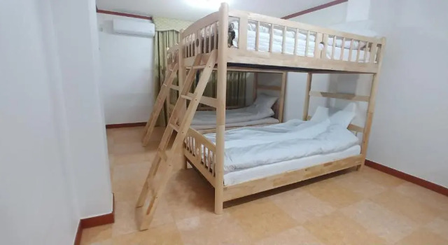 Cama en dormitorio compartido (dormitorio compartido masculino) The Red House