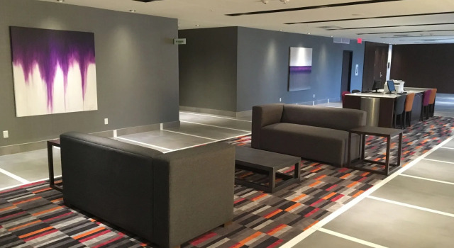 Holiday Inn Hotel & Suites Montreal Centre-ville Ouest by IHG, Book Hotel Hoteller i Montreal med parkering, nær Phillips Square, Parkering