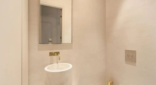 Апартаменты Cadogan Square Luxury 2 Bedroom Apartment II