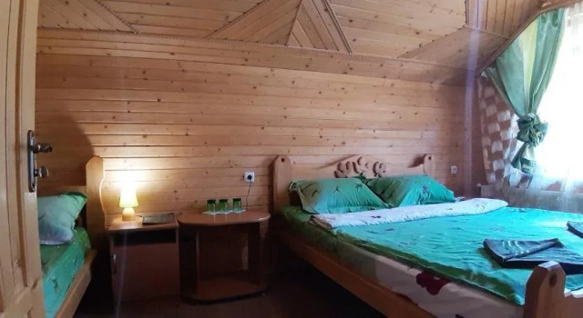 Pryvatna Sadyba Svitanok, Prenota Hotel Hotel a Ivano-Frankovsk con parcheggio, Parcheggio