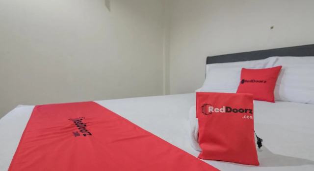 Felaza Guest House By RedDoorz, Rezerwuj Pensjonat Jambi 