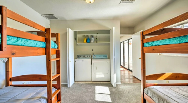 Glendale Home w/ Pool, 12 Mi to Downtown Phoenix, Забронировать Отель Глендейл 
