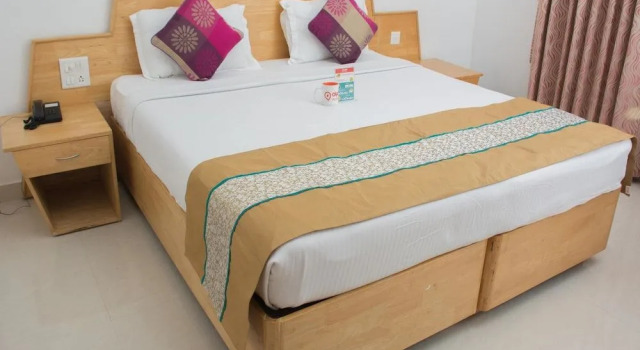 OYO 2501 Kailas Holiday Inn Kovalam, Rezerwuj Hotel Hotele w Nowe Delhi z basenem, Basen